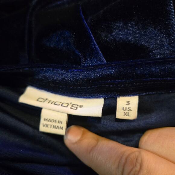 Chico’s Velvet Top Size 3 XL Navy Blue Long Sleeve Blouse - Picture 3 of 10